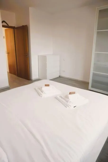 Lovely Modern 1 Bedroom Apartment Luxembourg